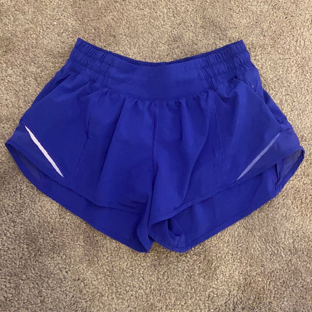 Lululemon Hotty Hot short 2.5"